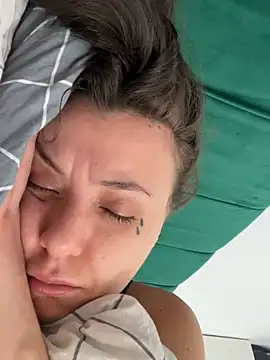 XXX chat uživo modela bunnythetailor
