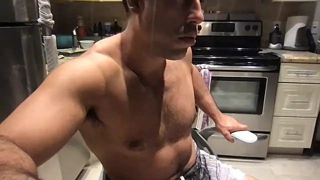 Онлайн чат XXX BigGuyMuscle