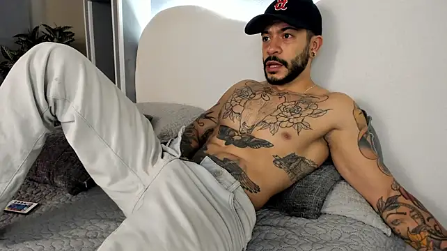 Lucas_Amatti live XXX chat