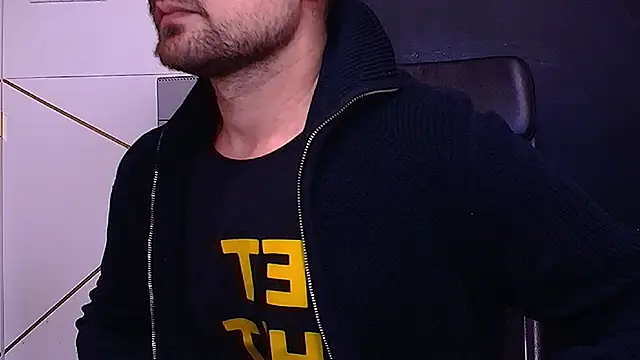 Онлайн чат XXX JamesMyerss