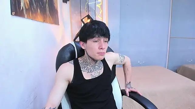 Cry_thereal élő XXX-chatje