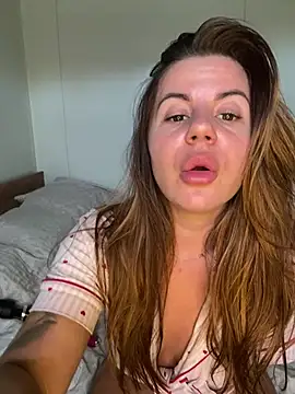 Živý XXX chat BabyFaceMia