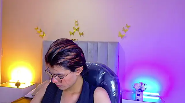 Derek_Sinn Adlı Modelin Canlı XXX Sohbeti