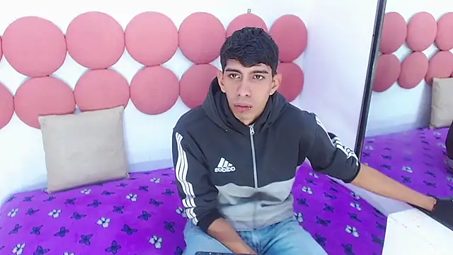 Chatroom XXX en direct de Drake_Jack