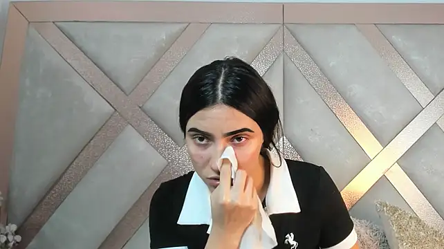 Chat XXX ao vivo de CharloteEvans__