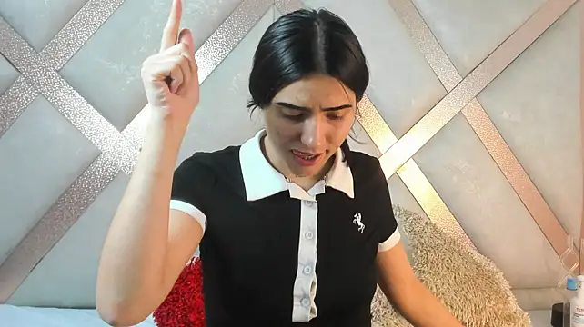 CharloteEvans__'s Live XXX Chat