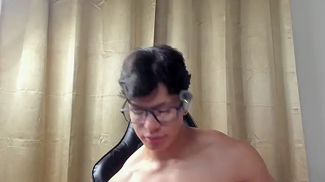TonyPetrovjs Adlı Modelin Canlı XXX Sohbeti