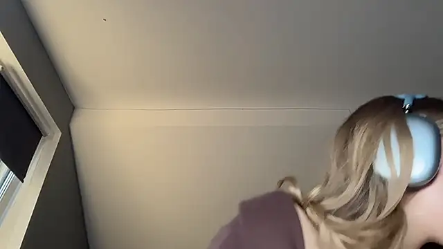 blondesveg's Live XXX Chat
