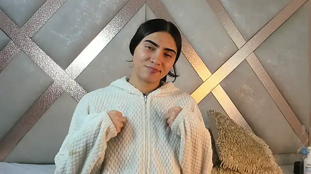 CharloteEvans__ Adlı Modelin Canlı XXX Sohbeti