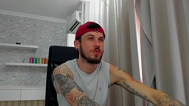 צ'אט XXX בשידור חי של JonahShaw