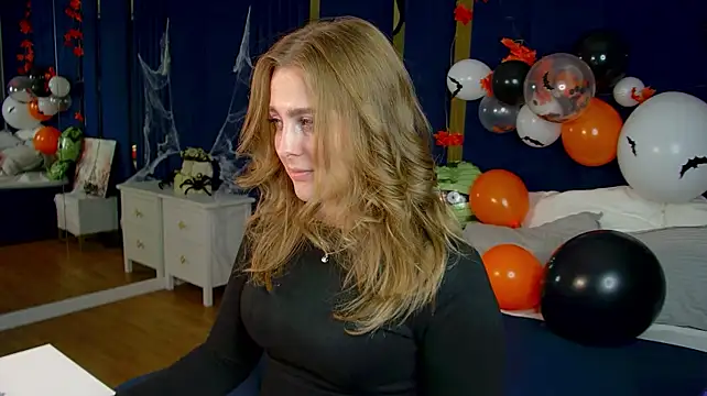 EllaBells' Live XXX Chat