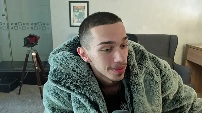צ'אט XXX בשידור חי של KaydenDrew
