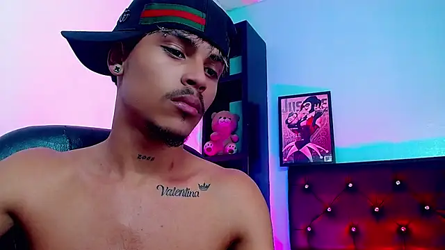 Angel_foxc13のライブXXXチャット
