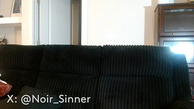 XXX chat uživo modela sinnernoir