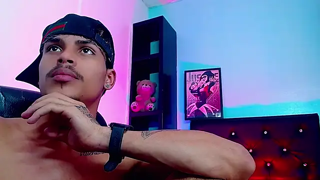 Angel_foxc13 Chat XXX in diretta