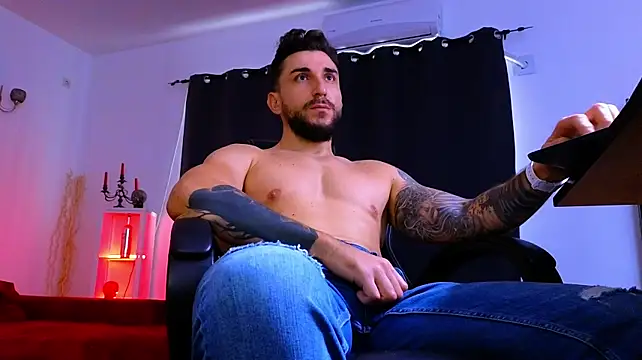 MightyAaron66 Live XXX-chat