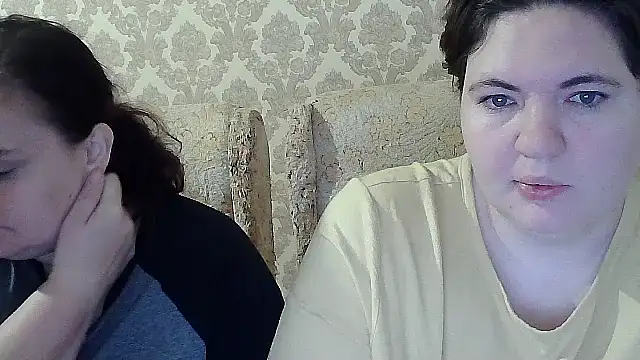 EmmaXKristall Live XXX-Chat