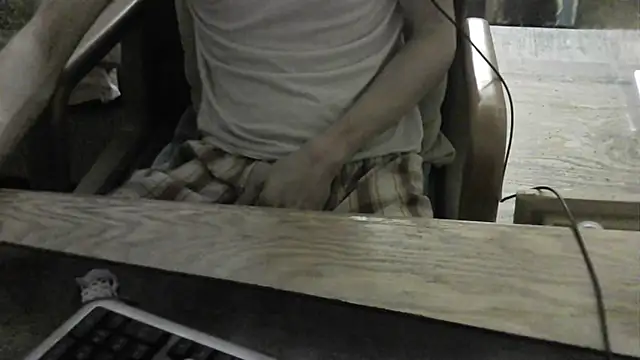 FiSTALiTY live XXX chat