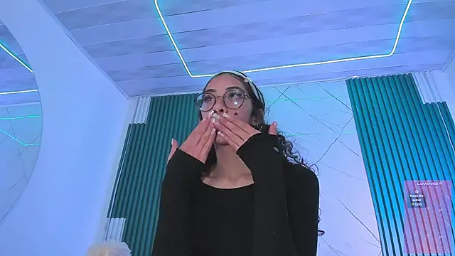 Sarah_Moon1: απευθείας συνομιλία ΧΧΧ