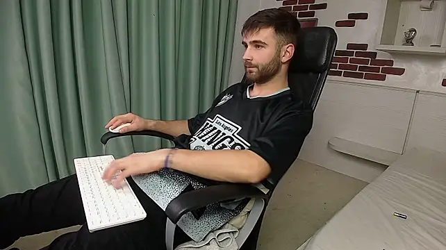 KyloEast Live XXX-Chat