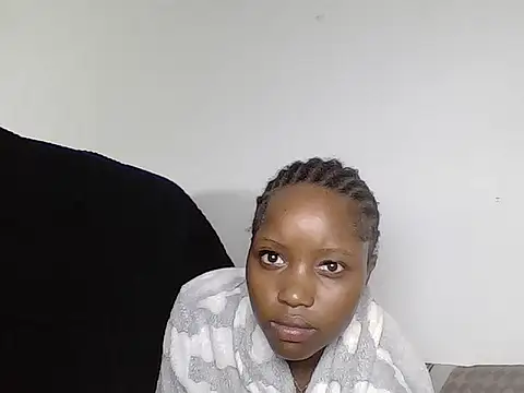 Chatroom XXX en direct de Creamy_diva7