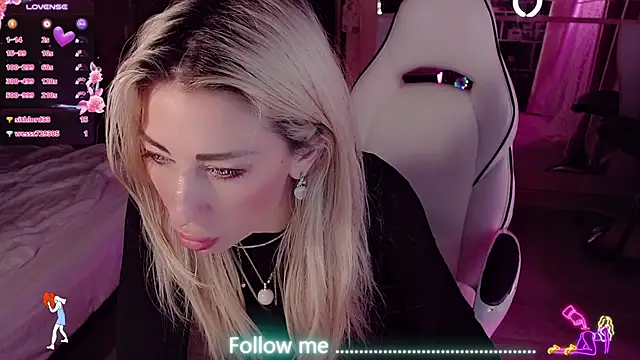 AnnieGOld_ Live XXX-Chat
