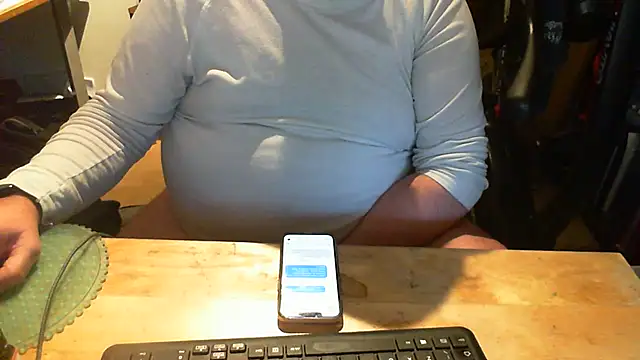 Chat +18 de Owned_drone ao vivo