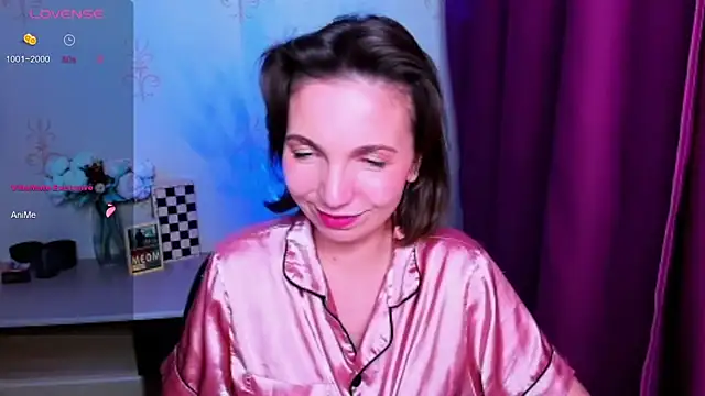 Czat XXX na żywo – KindHazelHere_
