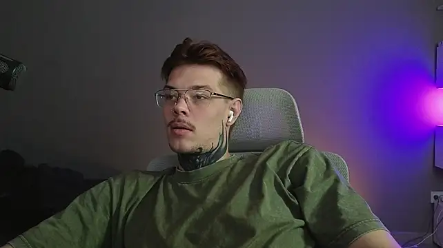 DENIS_HEREn Live XXX chat