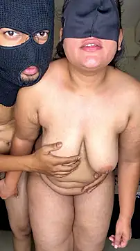 Show modela JackandJill124 na web-kameri