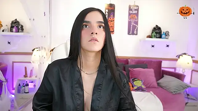 Онлайн чат XXX ConnyJenner