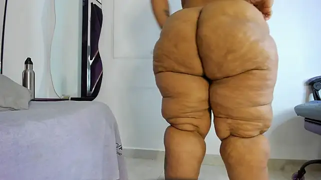 Chat +18 de Mariana_Rivero ao vivo