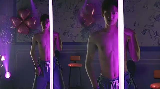 Zouzouboy-001's Live XXX Chat