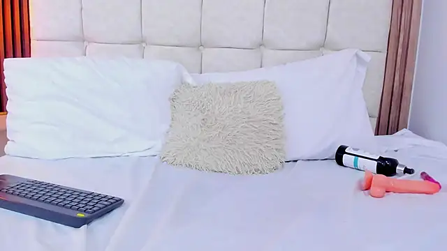 LiaSinner1's Live XXX Chat