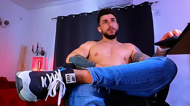 MightyAaron66 Live XXX Chat