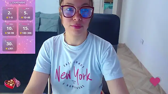 SharonR1 Chat XXX in diretta