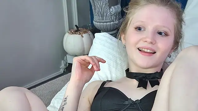 LilianHowards Adlı Modelin Canlı XXX Sohbeti