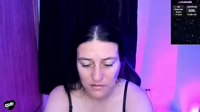 Živý XXX chat Saskyaa