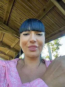 XXX chat uživo modela MysticCleo