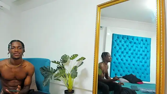 XXX chat uživo modela Charliedamn