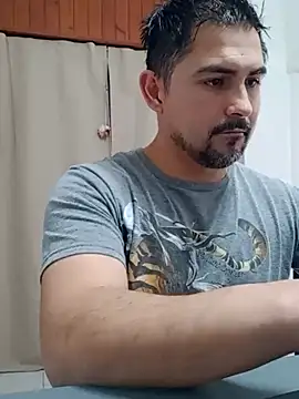 Bradd_32 Adlı Modelin Canlı XXX Sohbeti
