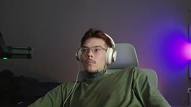 دردشة DENIS_HERE الجنسية المباشرة