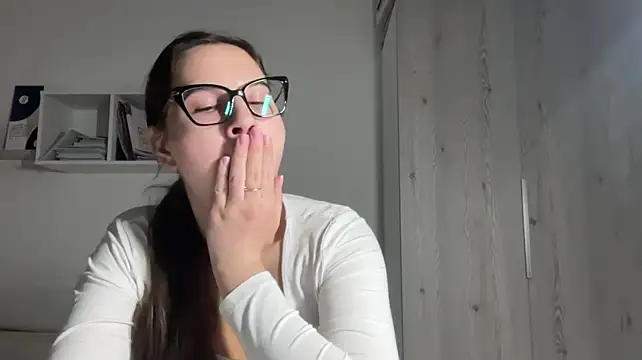 rubymoonv Show in webcam