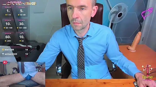 XXX chat uživo modela SteveTiger