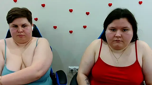 BeckyAndHellen Chat XXX in diretta