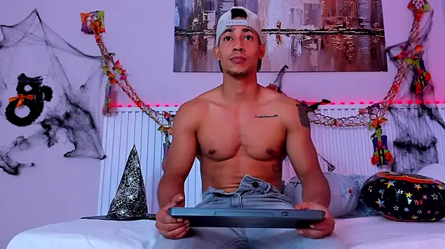 Radly_Andrew – Naživo XXX chat