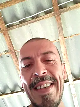 Exhibguy16 élő XXX-chatje
