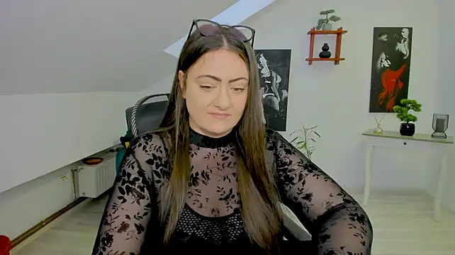 MistressDarrah's Live XXX Chat