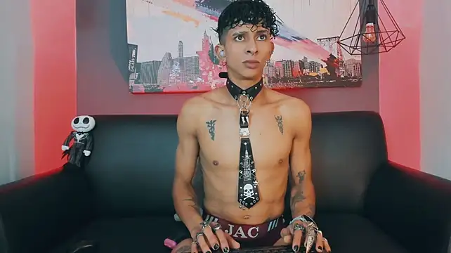 Maximoking26 XXX чат на живо