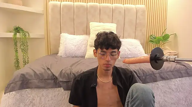 XXX chat uživo modela Ethan_Kay